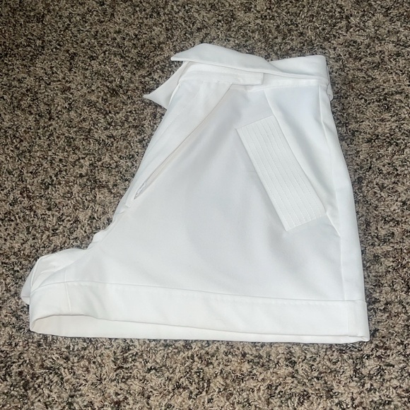 Elegant White Shorts by Alice + Olivia - Picture 9 of 9